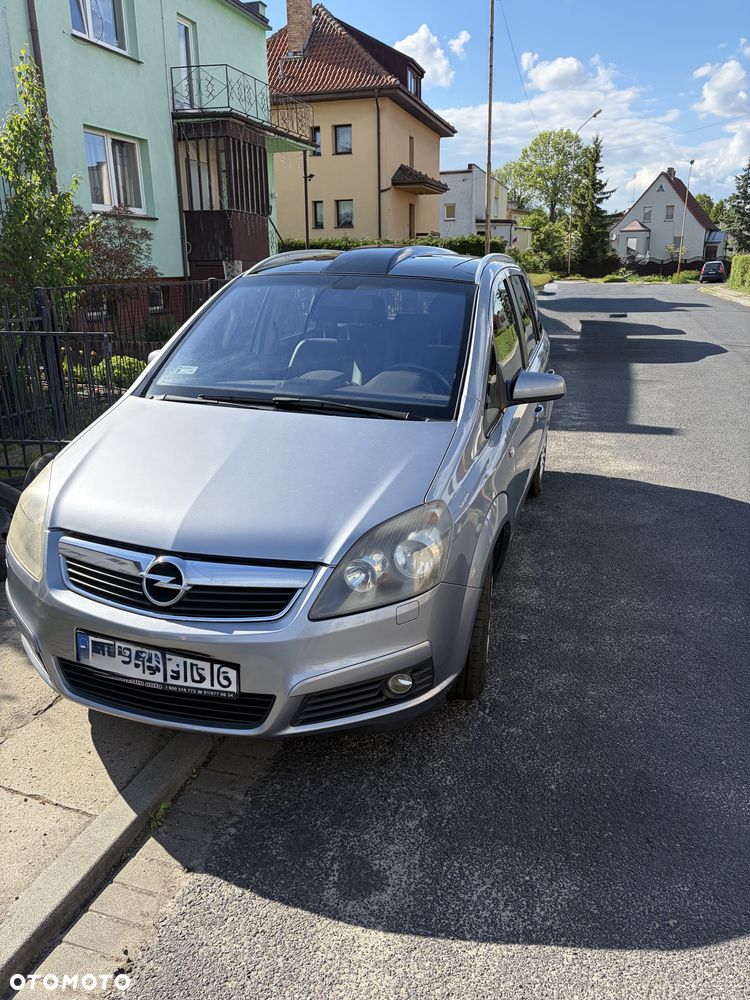 Opel Zafira - 2