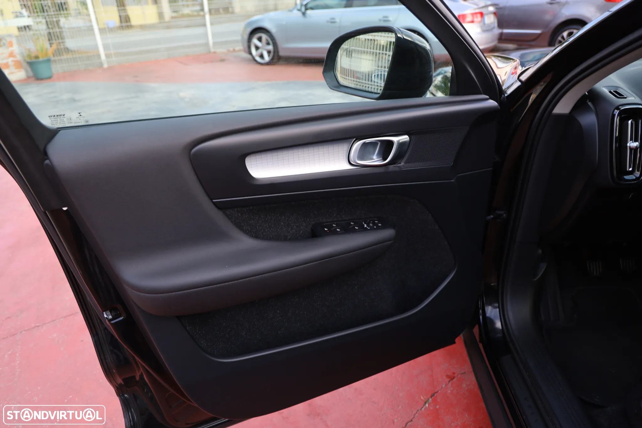 Volvo XC 40 2.0 D3 Momentum Plus - 10
