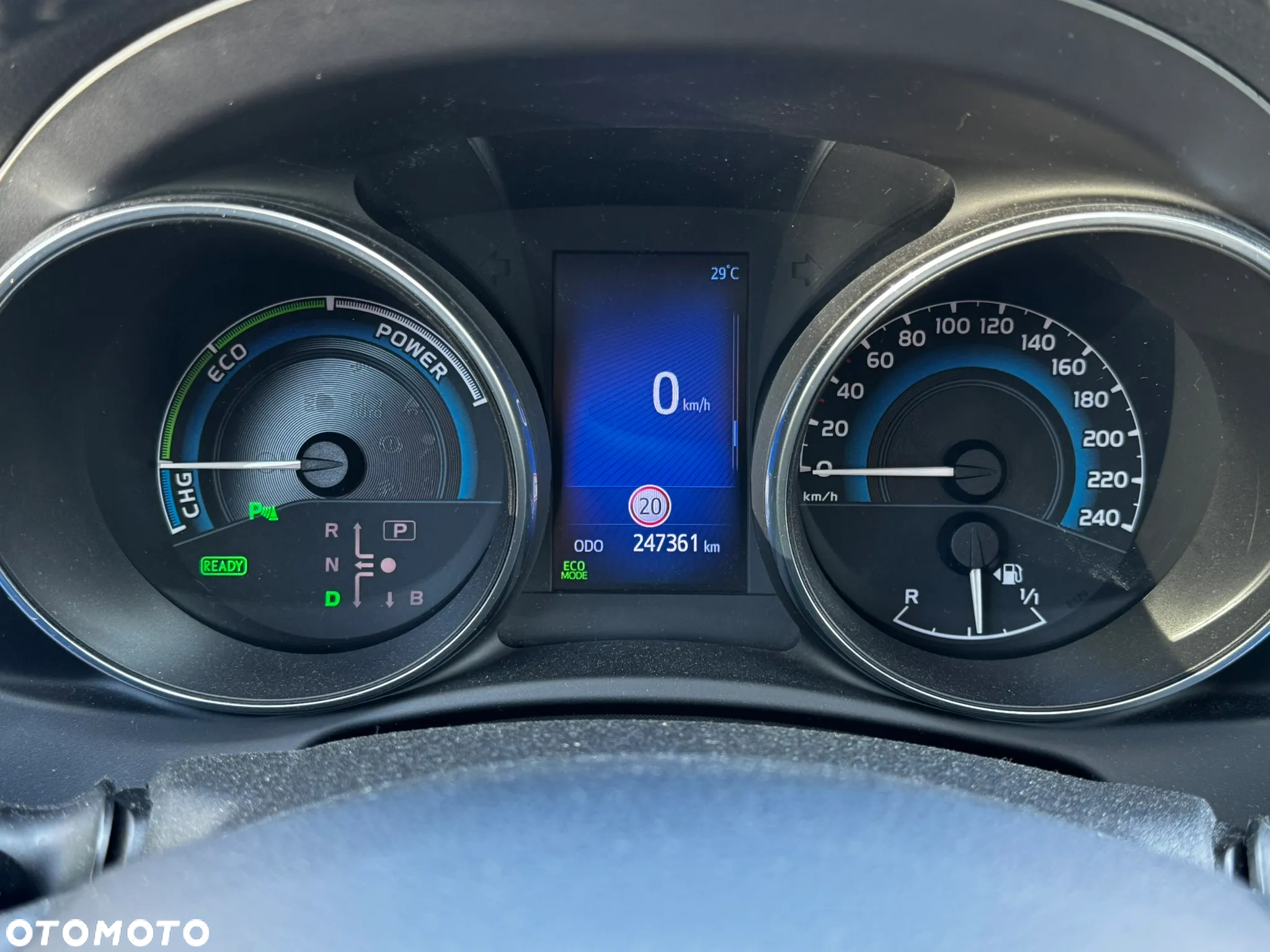 Toyota Auris Hybrid 135 Premium - 14