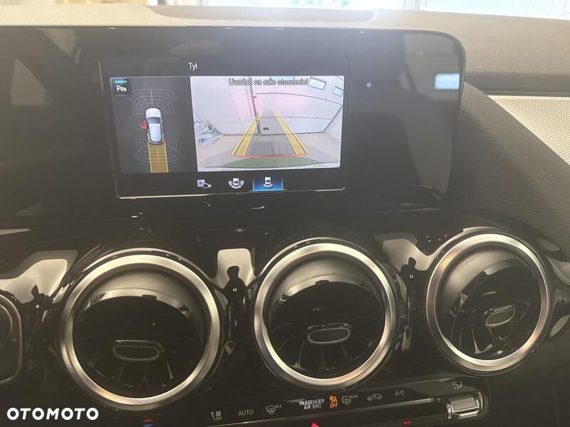 Mercedes-Benz GLA 200 Style - 14