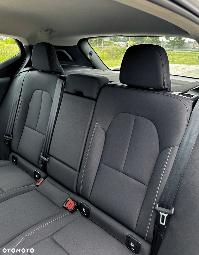 Volvo XC 40 - 31