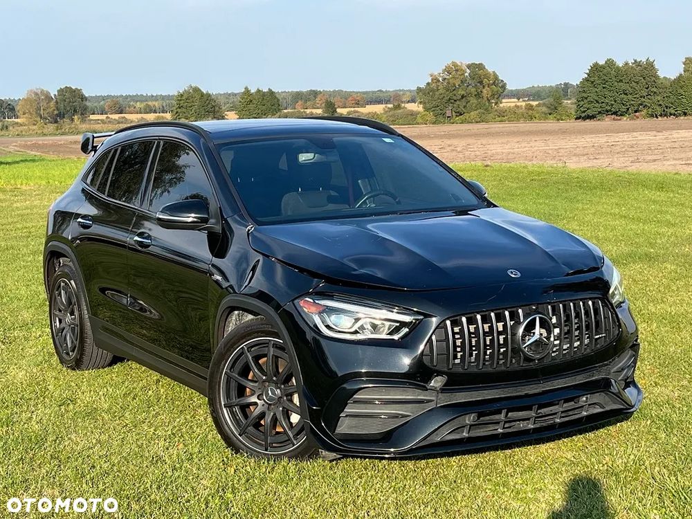 Mercedes-Benz GLA - 2