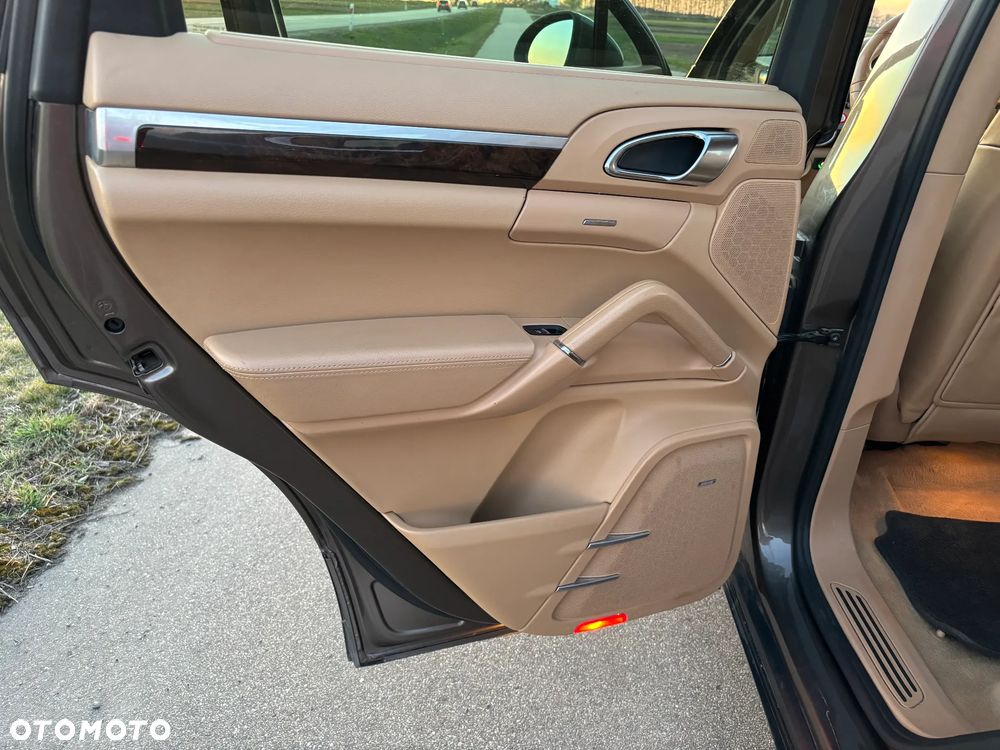 Porsche Cayenne Tiptronic S - 15