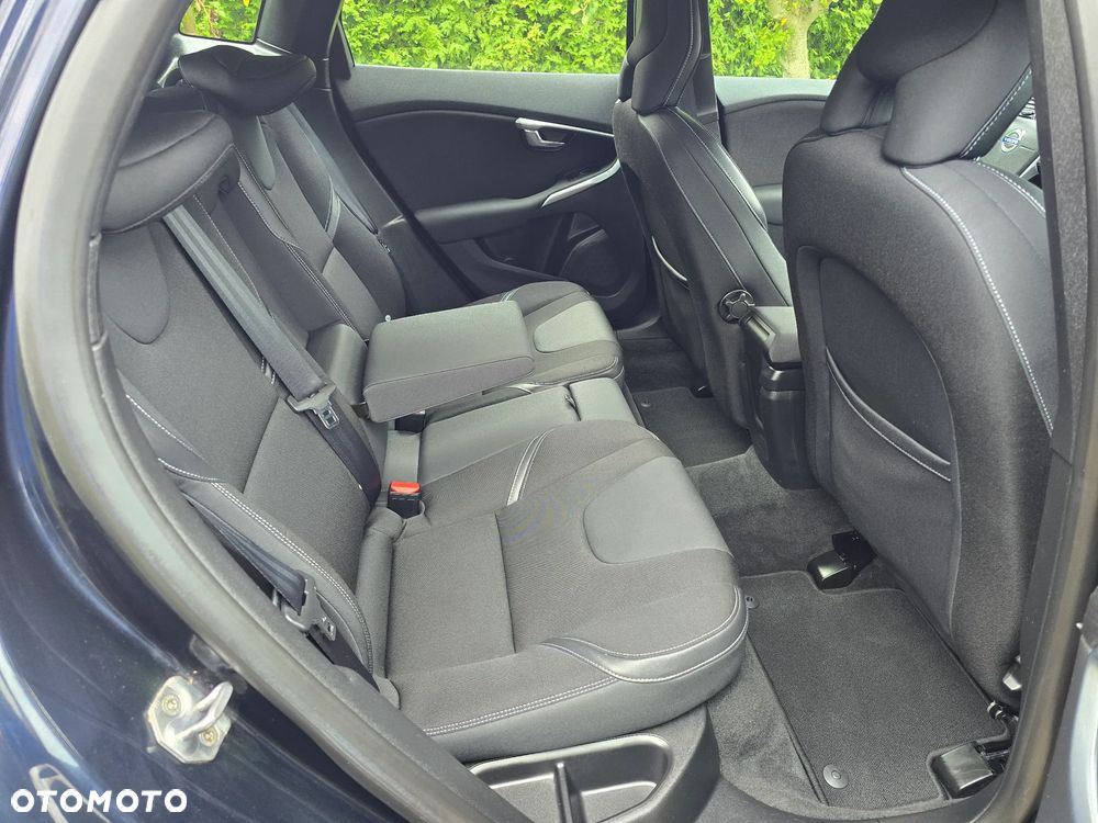 Volvo V40 - 18
