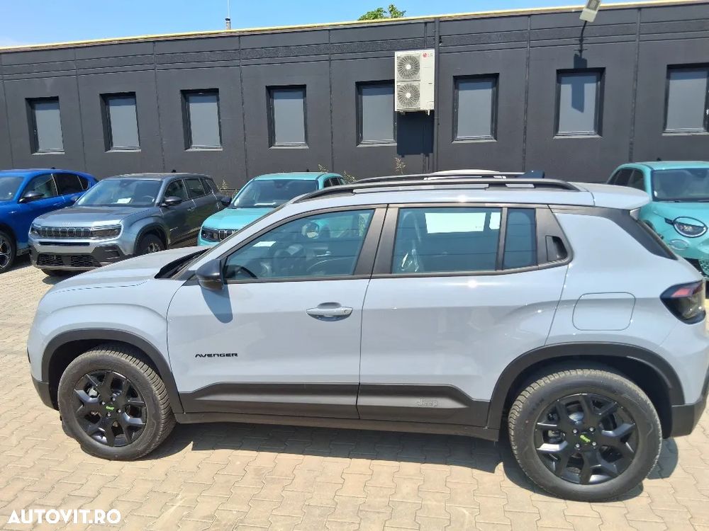 Jeep Avenger 1.2 AT6 4xe MHEV Upland - 8