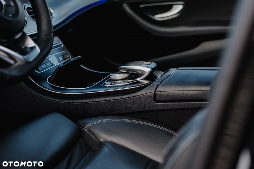 Mercedes-Benz Klasa E 220 d 4-Matic Business Edition 9G-TRONIC - 29