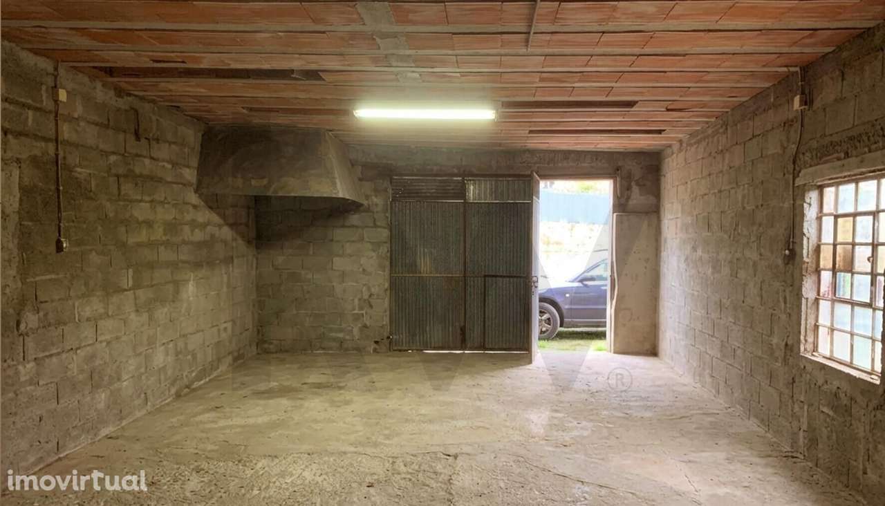Armazém para Conversão em Moradia T2 – Vilar de Mouros - Grande imagem: 5/17