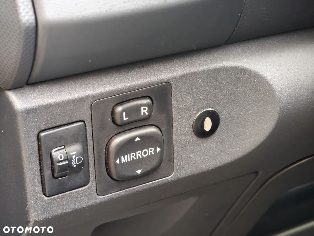 Toyota Yaris 1.0 Luna A/C - 19