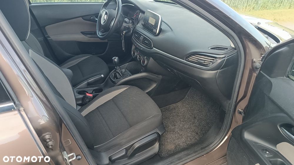 Fiat Tipo 1.6 MultiJet 16v Lounge - 9