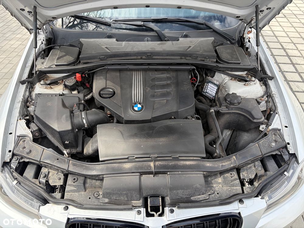 BMW Seria 3 318d - 15