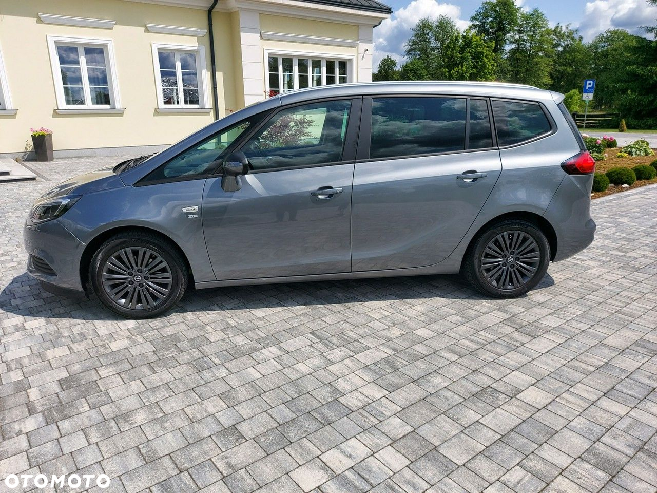 Opel Zafira - 9