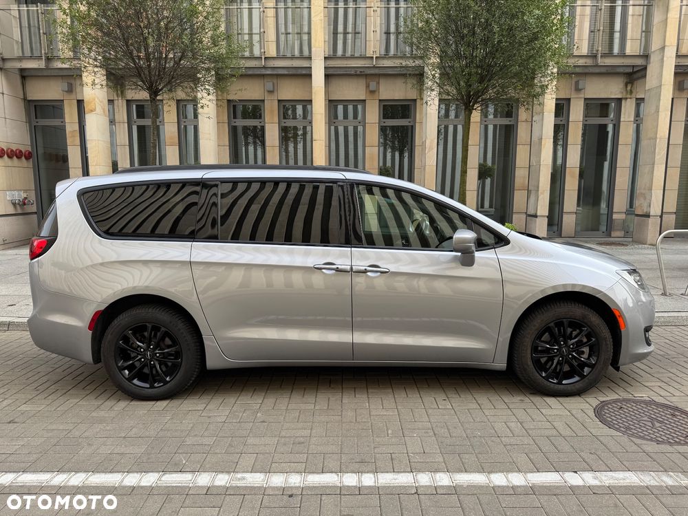 Chrysler Pacifica - 9