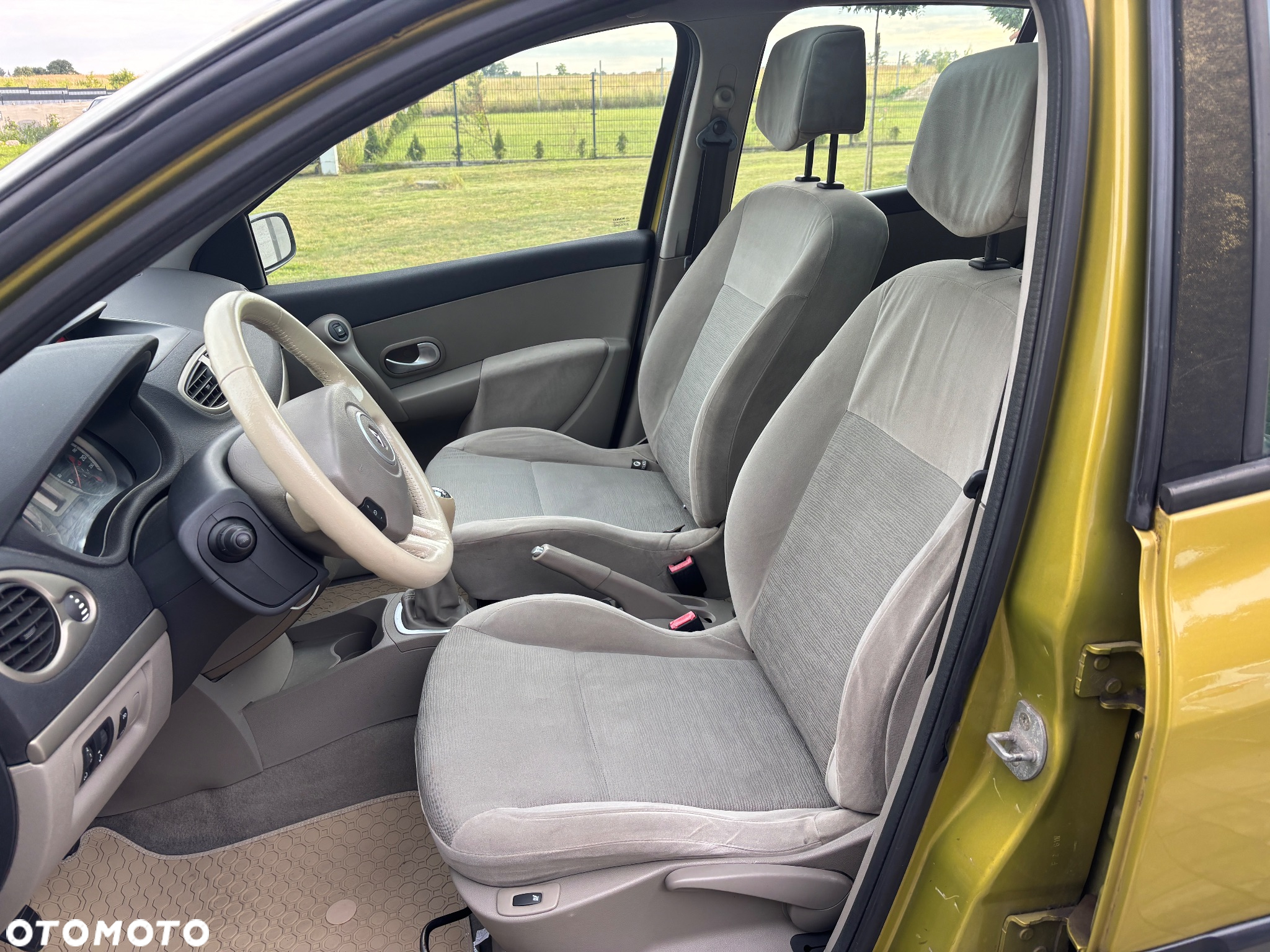 Renault Clio 1.6 16V Privilege - 14