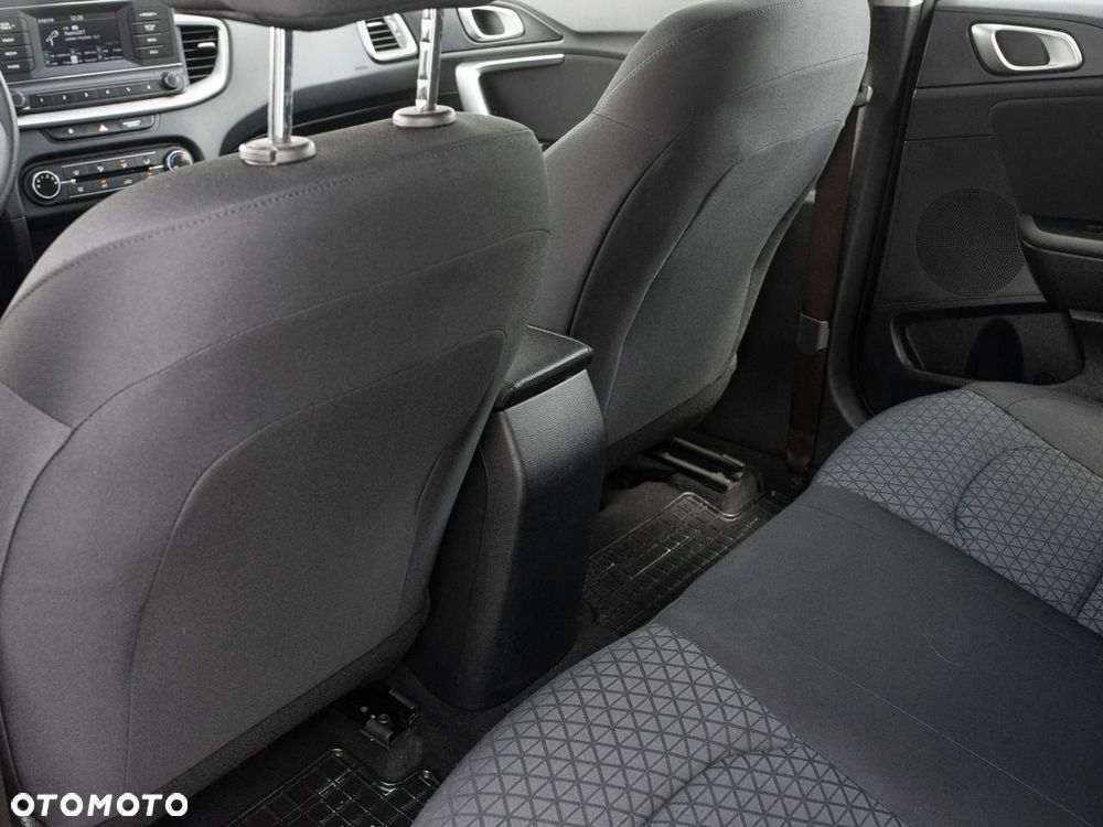 Kia Ceed - 21