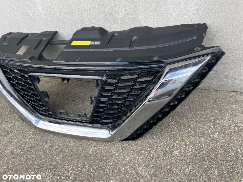 ATRAPA,GRIL NISSAN QASHQAI II J11 LIFT 2017-- - 2