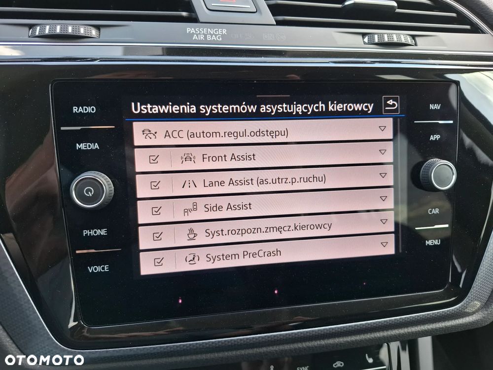 Volkswagen Touran 2.0 TDI SCR DSG Comfortline - 27