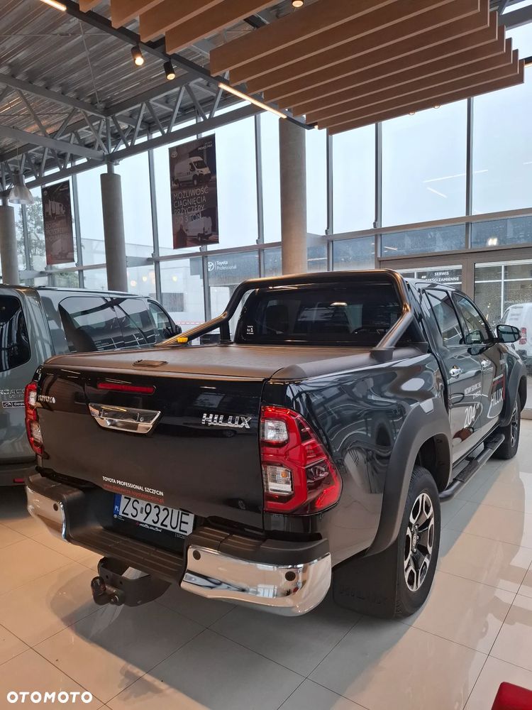 Toyota Hilux - 5