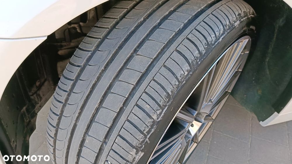 BMW Seria 5 530d xDrive Modern Line - 17