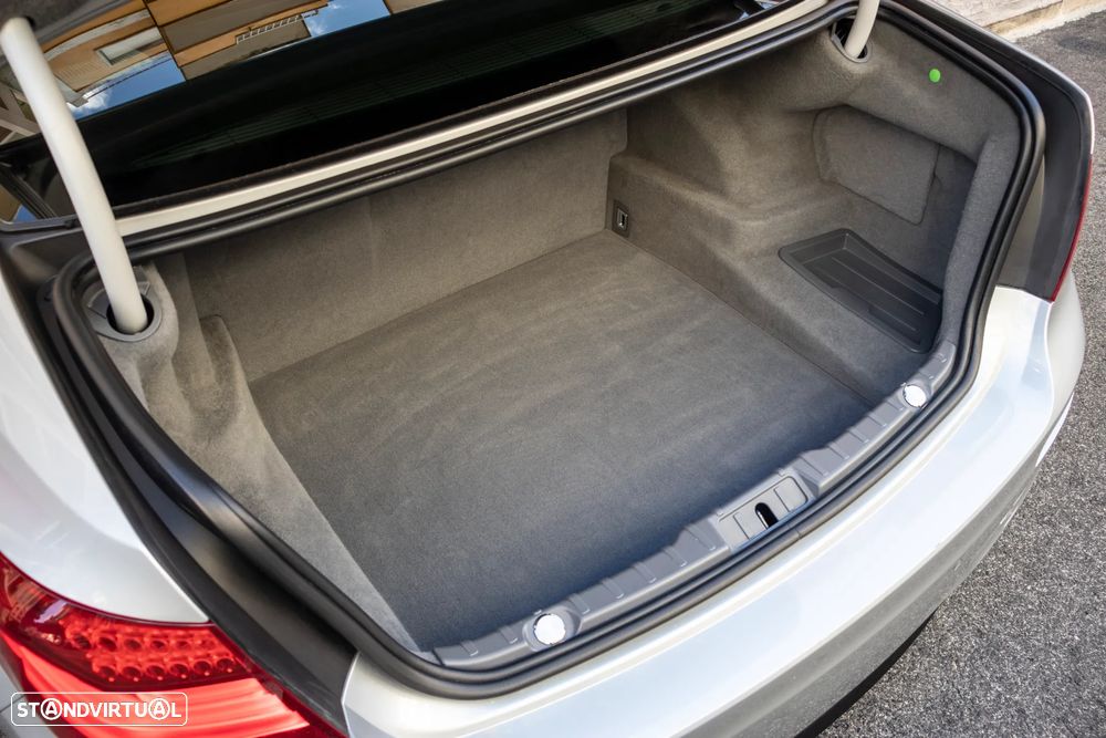 BMW 750 Li xDrive Pack M — fotografia 51