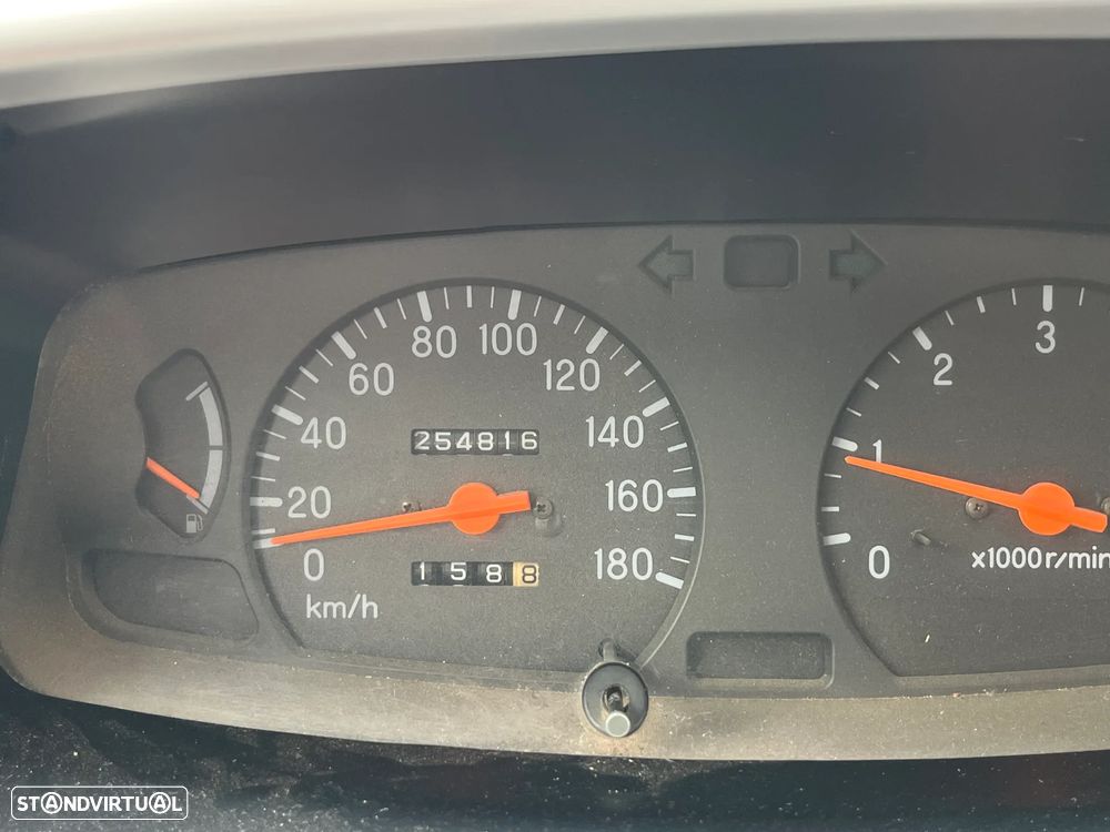 Mitsubishi L200 2.5 TD Strakar Elegance HT - 21