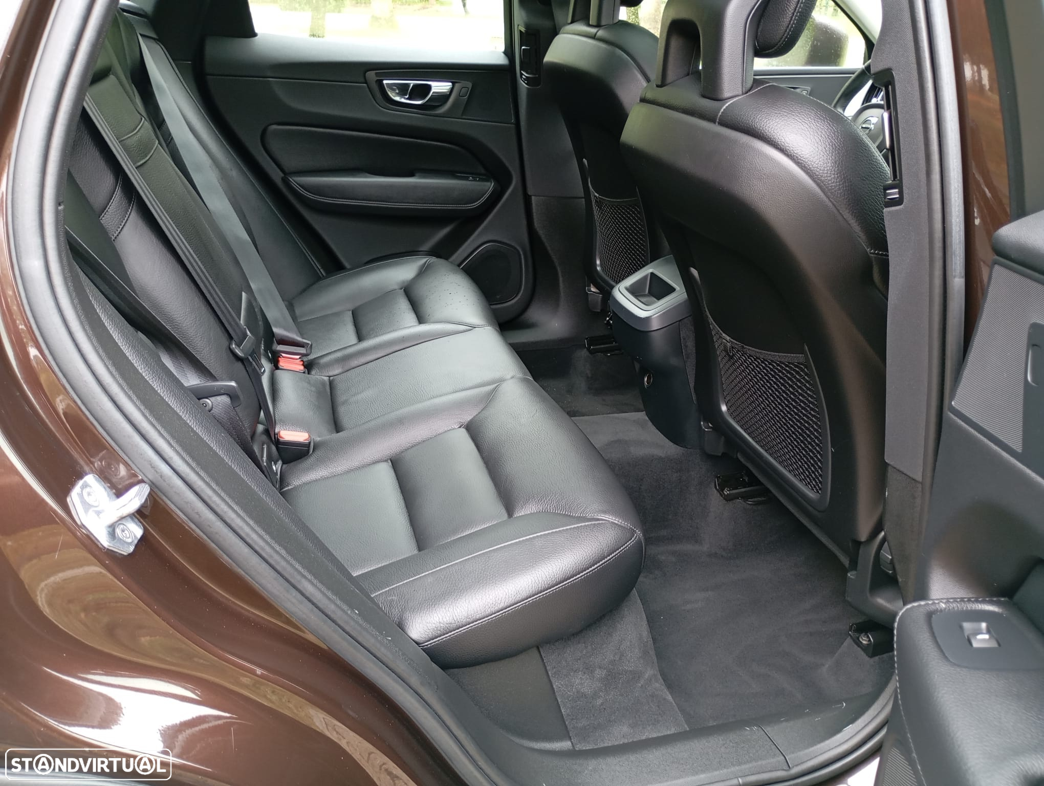 Volvo XC 60 2.0 D4 Momentum AWD Geartronic - 21
