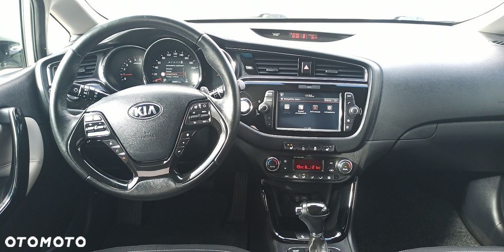 Kia Ceed 1.6 CRDi 136 DCT ISG Platinum Edition - 37