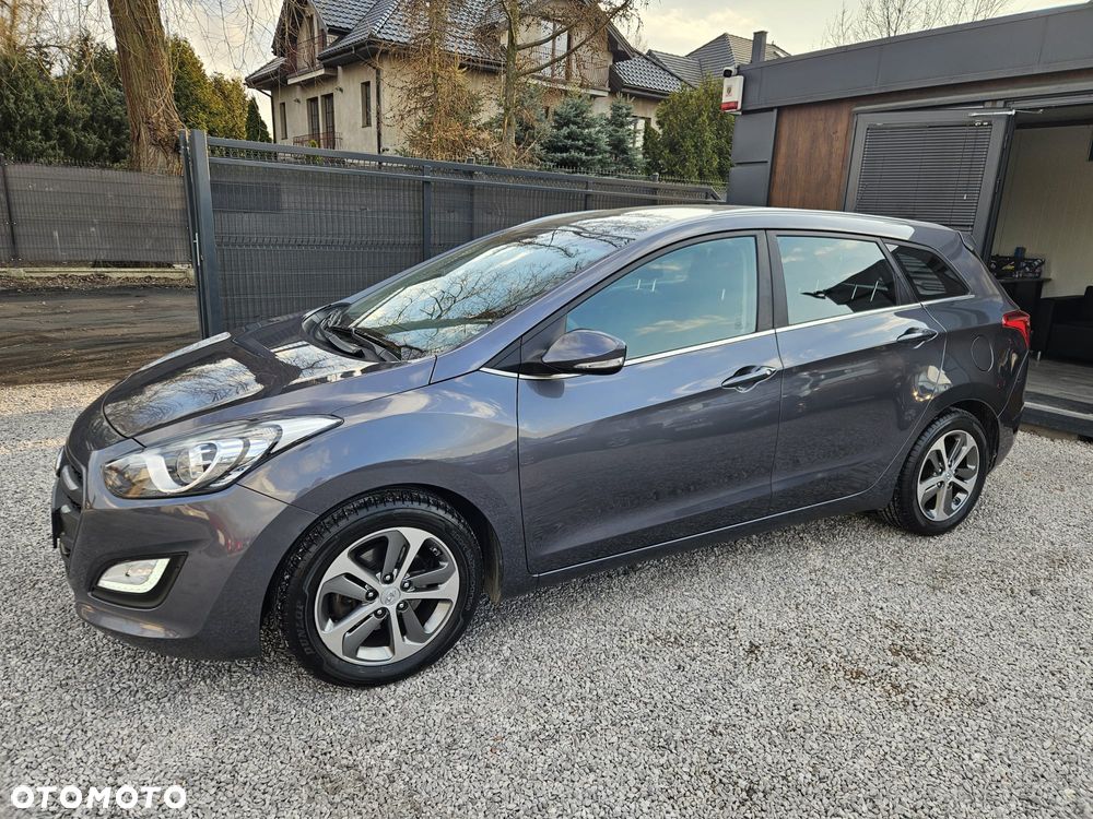 Hyundai i30 blue Kombi 1.6 CRDi Style - 4