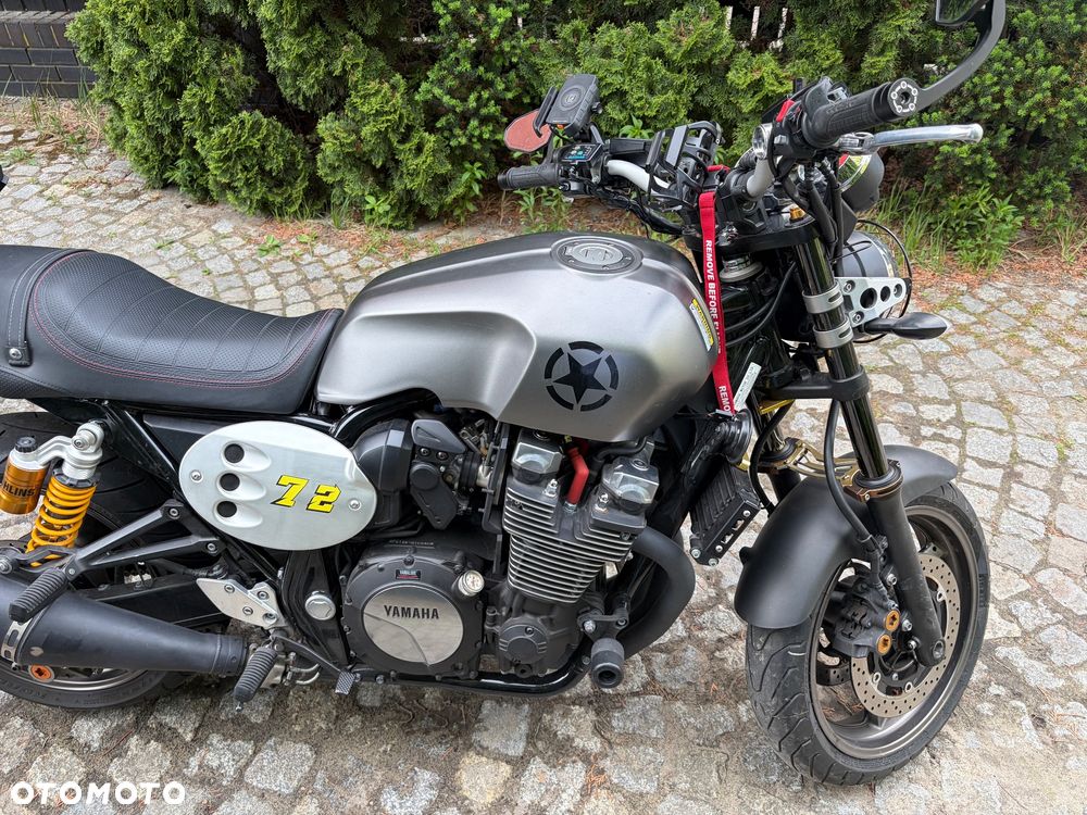 Yamaha XJR - 9