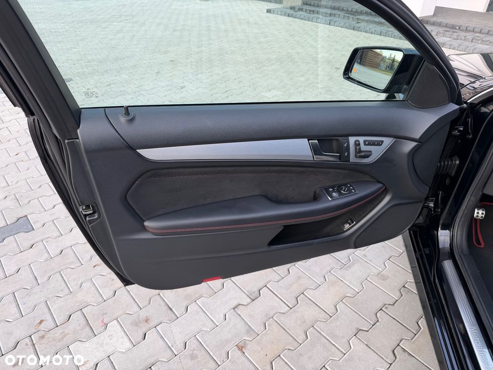 Mercedes-Benz Klasa C 200 7G-TRONIC Edition - 19