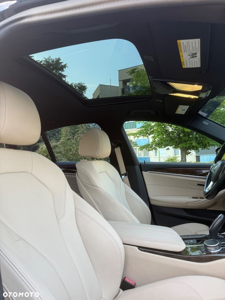 BMW Seria 5 530i Sport Line sport - 25