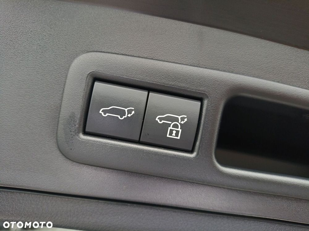 Lexus UX 250h GPF Business 2WD - 31