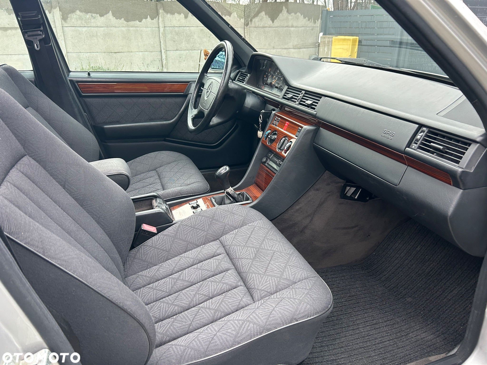 Mercedes-Benz Klasa E 200 T Elegance - 18