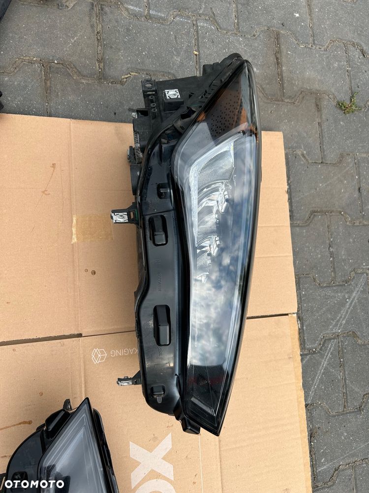 Seat Leon IV lampa prawy przód full led 5FB941005D 5FB941006D - 6
