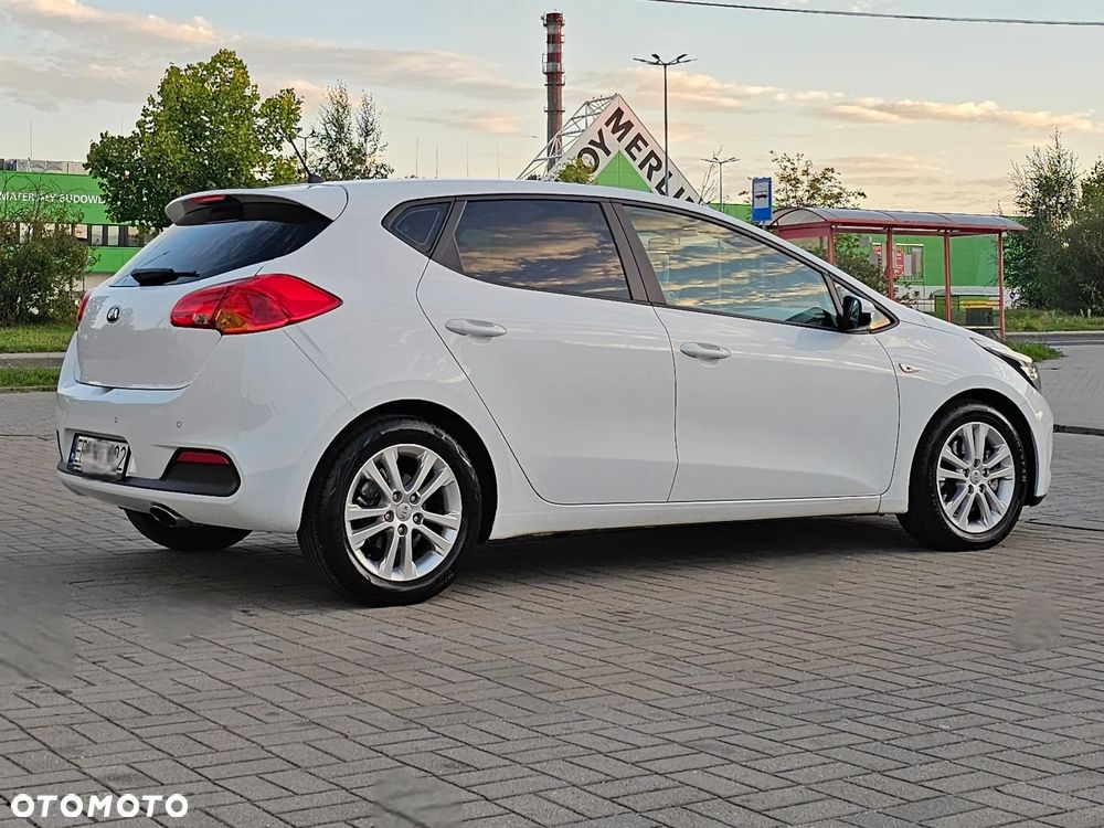 Kia Ceed 1.4 CVVT Fifa World Cup Edition - 4