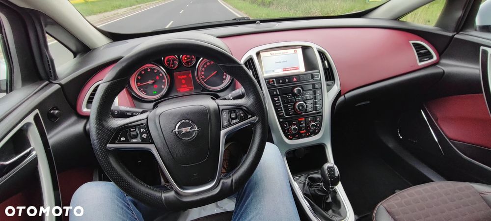 Opel Astra 1.6 Turbo Edition - 34
