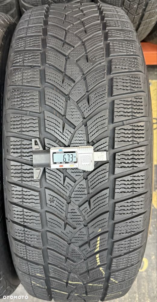 Opony 235 60 R 18 104Y   Goodyear Ultra Grip Performace - 4