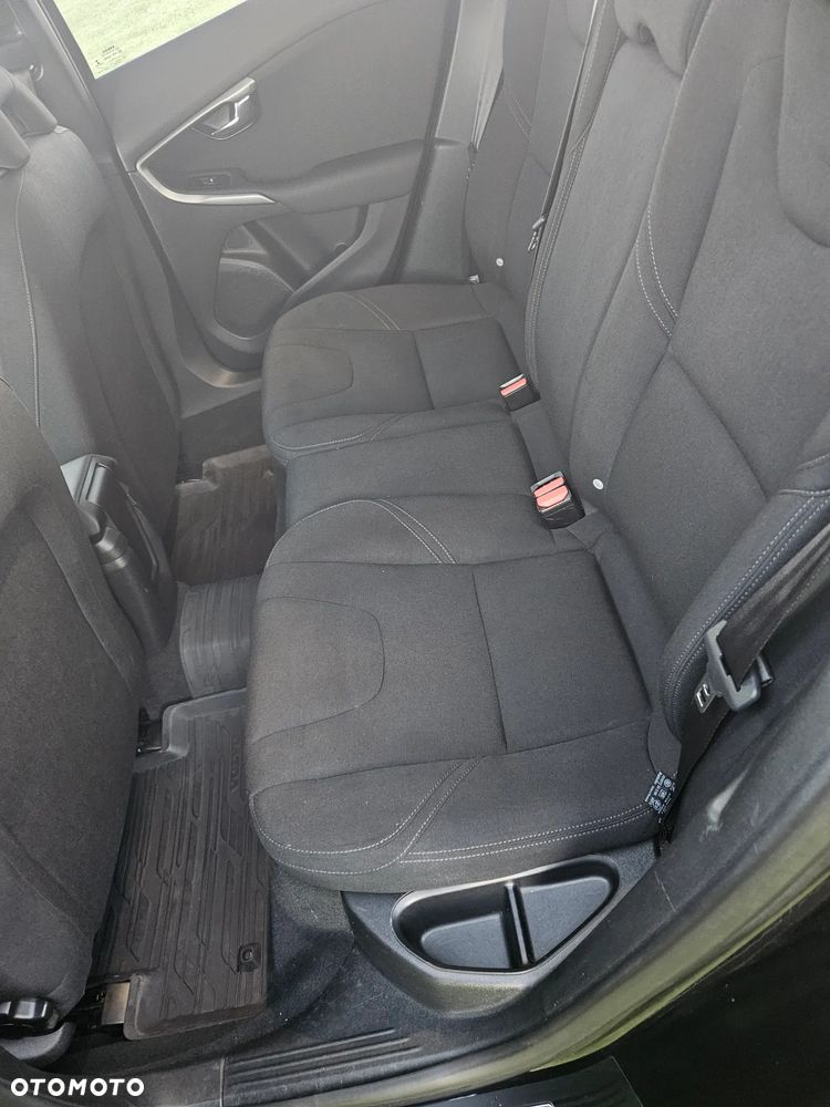 Volvo V40 T2 - 9
