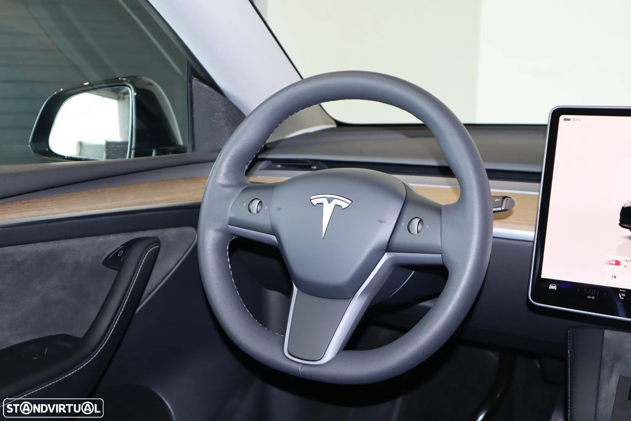 Tesla Model Y RWD - 12