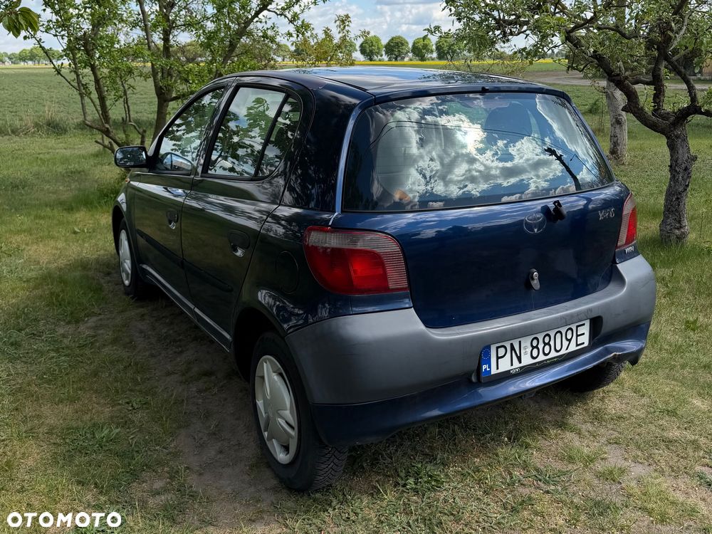 Toyota Yaris 1.0 Base - 3