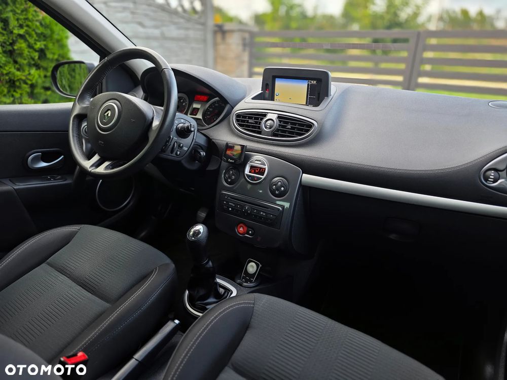 Renault Clio - 22