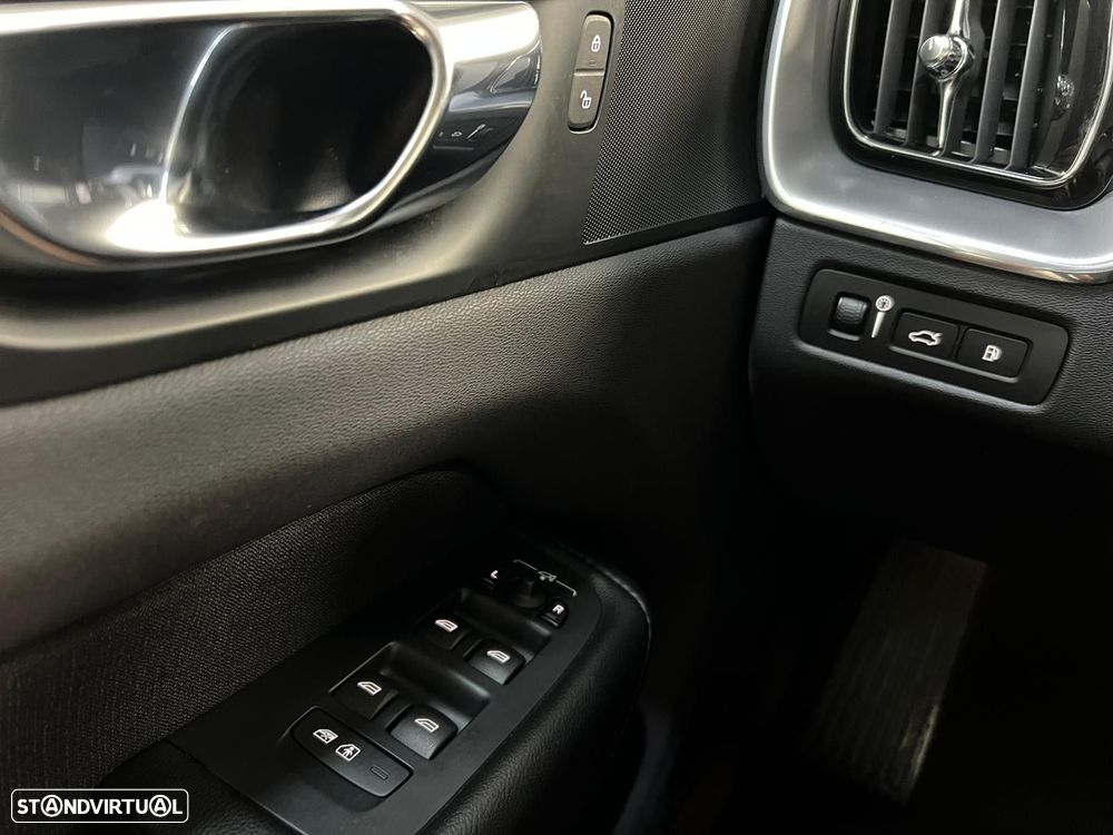 Volvo XC 60 2.0 T8 PHEV Inscription AWD - 19