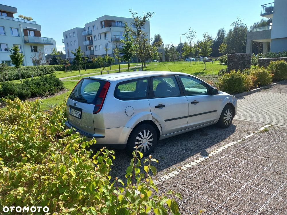 Ford Focus 1.4 Ambiente - 6