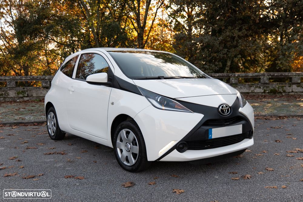 Toyota Aygo x-play Eco - 1