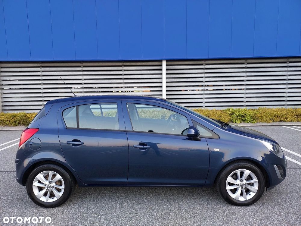Opel Corsa 1.2 16V Cosmo - 9