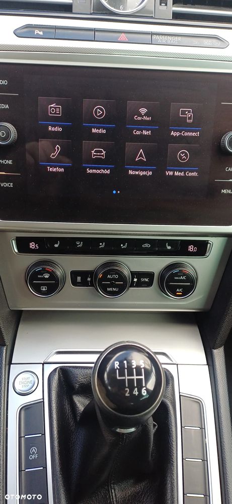Volkswagen Passat 2.0 TDI BlueMotion Technology Highline - 28