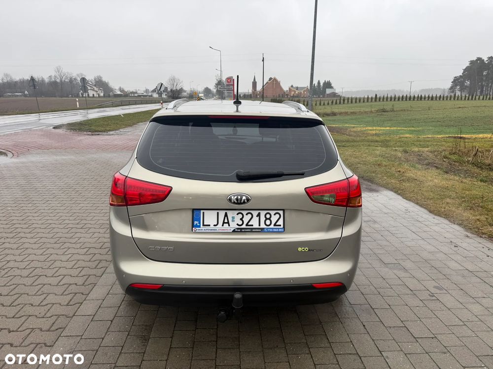 Kia Ceed 1.6 GDI Platinum Edition - 4