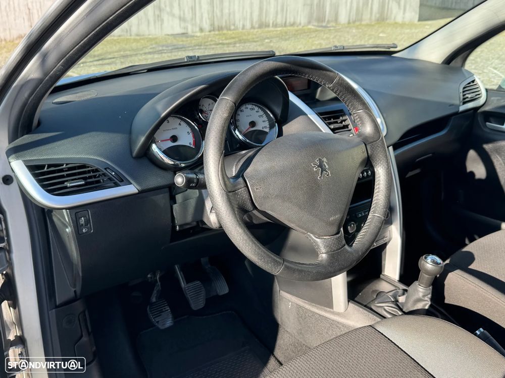 Peugeot 207 1.4 HDi Premium - 12