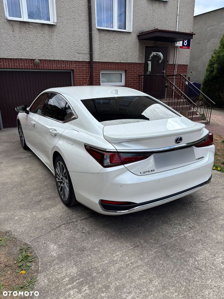 Lexus ES - 5