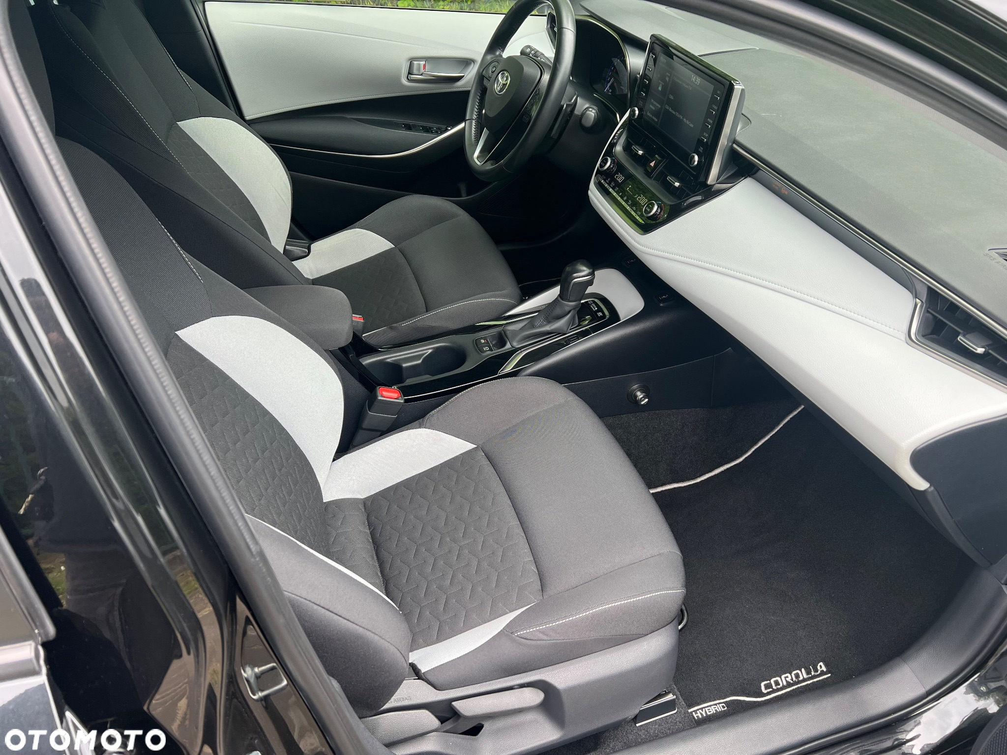 Toyota Corolla 2.0 Hybrid Comfort - 23