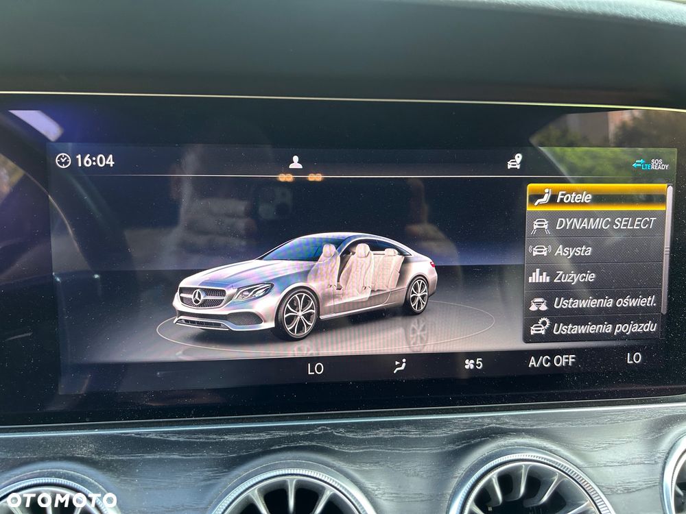 Mercedes-Benz Klasa E 220 d Coupe 4-Matic 9G-TRONIC - 23
